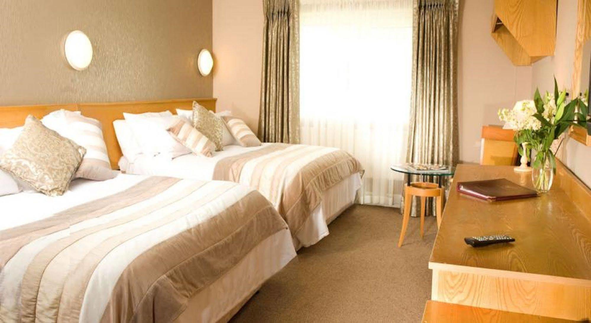 Great National Commons Inn Hotel Cork Exterior foto